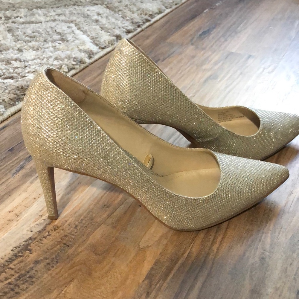 Heels - Picture 3 of 3